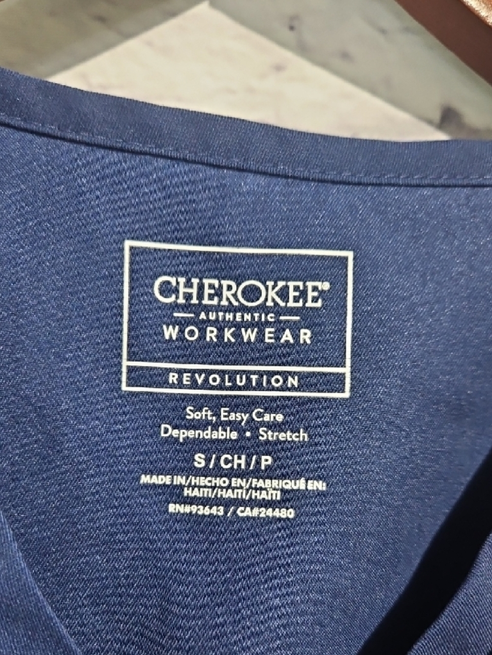 Cherokee Navy V-Neck Short Sleeve Scrub Top - Picture 2 of 4